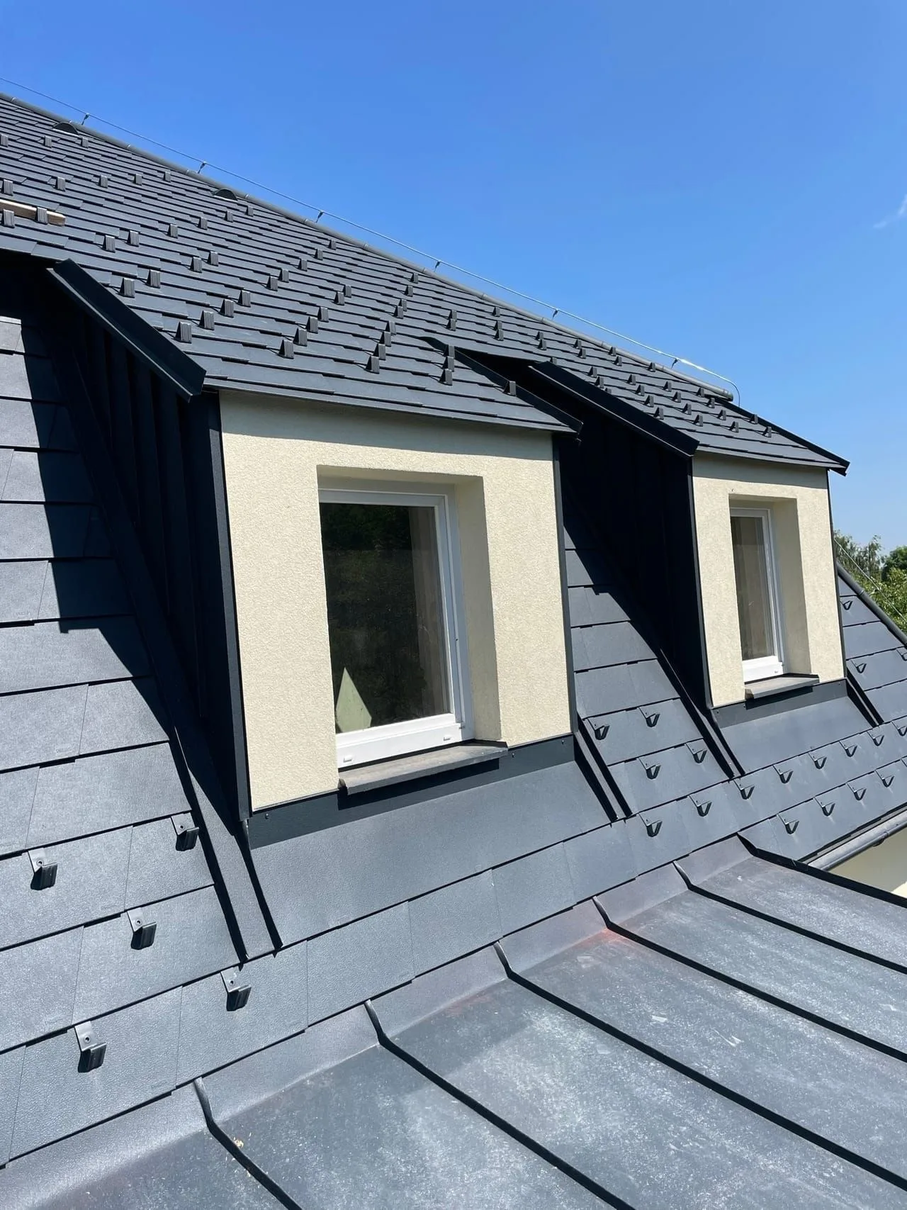 Roof renewal on the building in the Domažlice district